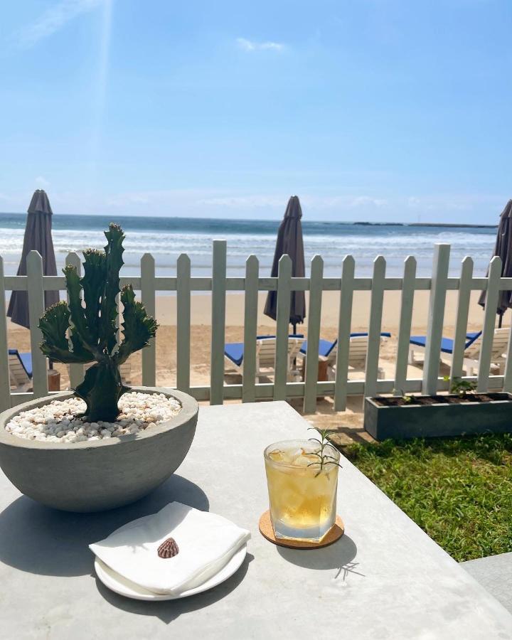 Smeralda Beach Hotel Dikwella Eksteriør billede